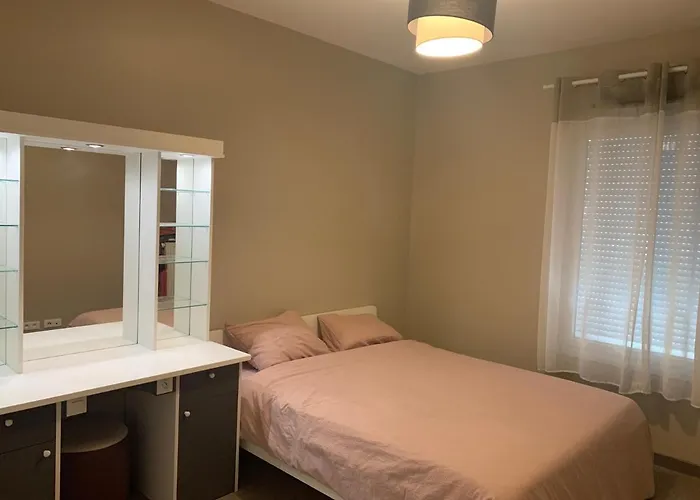Apartment Luxurious Flat In Bondy, Bondy